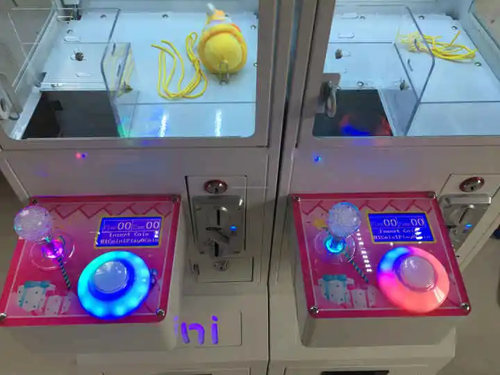 Mini Coin-Operated Mega Small  - مراجعة Arcade Toy Claw Vending Machine وسعره